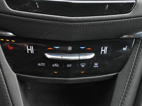 Used 2024 Cadillac XT6 Luxury w/ LPO, Floor Liner Package image 29