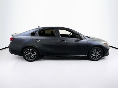 Used 2023 Kia Forte GT-Line w/ GT-Line Premium Package FWD image 4