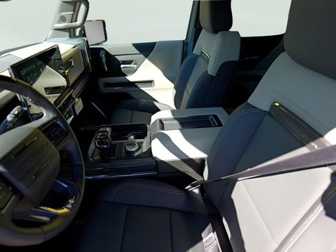 New 2026 GMC Hummer EV 4x4 Crew Cab image 9