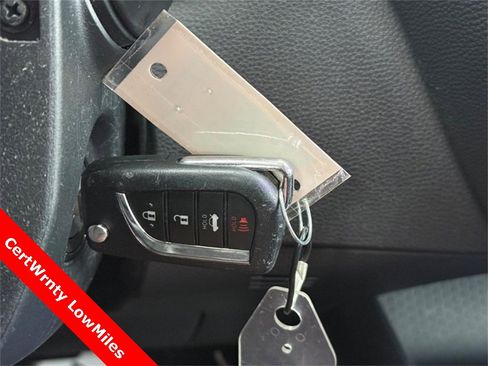 Used 2024 Toyota Corolla LE image 30