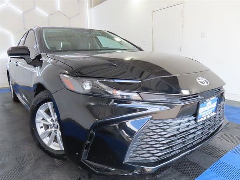 Used 2025 Toyota Camry LE w/ Convenience Package FWD image 3