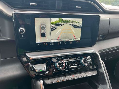 Used 2024 GMC Sierra 1500 Denali w/ Technology Package AWD/4WD image 13