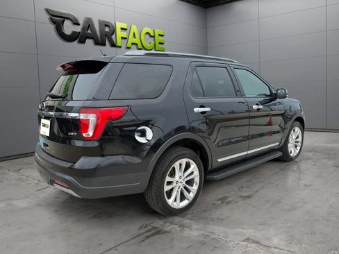 Used 2019 Ford Explorer XLT w/ Equipment Group 202A AWD/4WD image 11