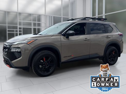 Certified 2025 Nissan Rogue SV AWD/4WD image 2