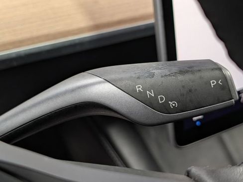 Used 2023 Tesla Model Y Performance image 20