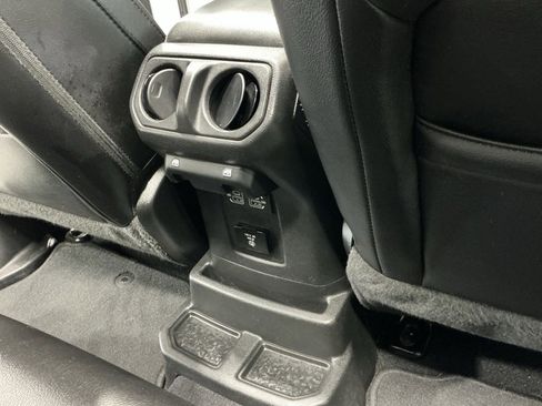 Used 2022 Jeep Wrangler Unlimited Sahara w/ Cold Weather Group image 30