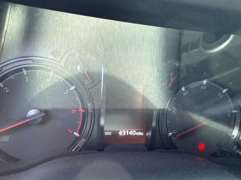 Used 2022 Toyota 4Runner SR5 AWD/4WD image 7