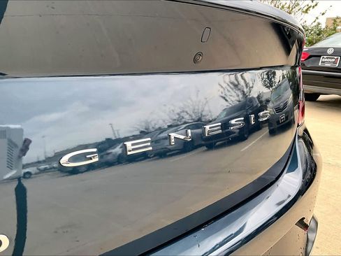 Used 2025 Genesis G70 2.5T image 9