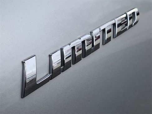 Used 2012 Toyota Highlander Limited image 8