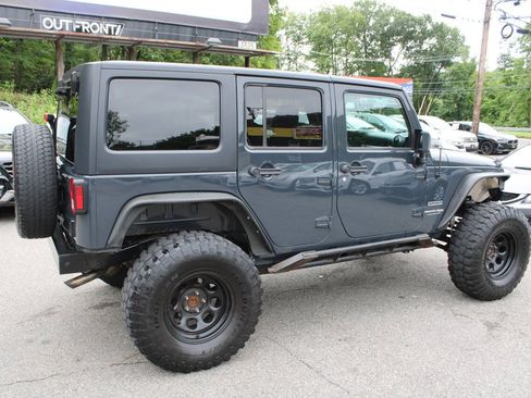 Used 2018 Jeep Wrangler Unlimited Sport S AWD/4WD image 7