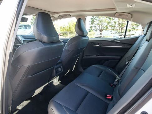 Used 2026 Toyota Camry XLE FWD image 17