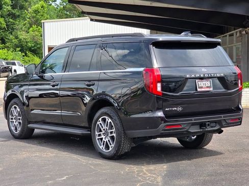 Used 2025 Ford Expedition Active AWD/4WD image 5