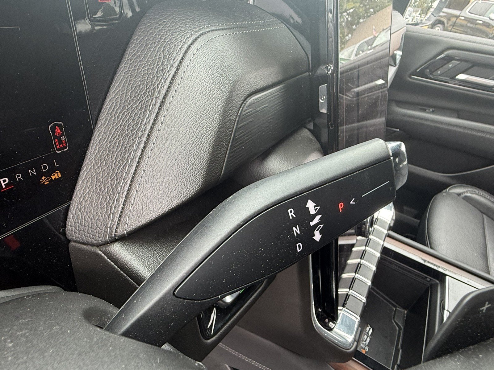 Used 2025 GMC Yukon XL Denali AWD/4WD image 19