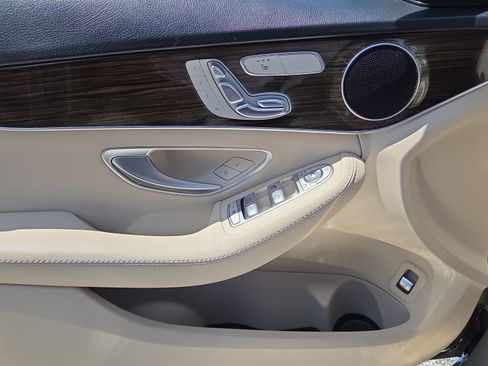 Used 2019 Mercedes-Benz C 300 Sedan image 34