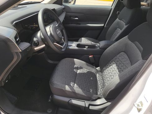 New 2026 Nissan Kicks SV w/ Cold Weather Package FWD image 17