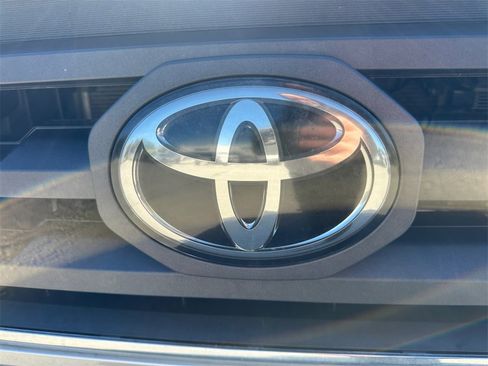 Used 2020 Toyota Tacoma SR5 image 30