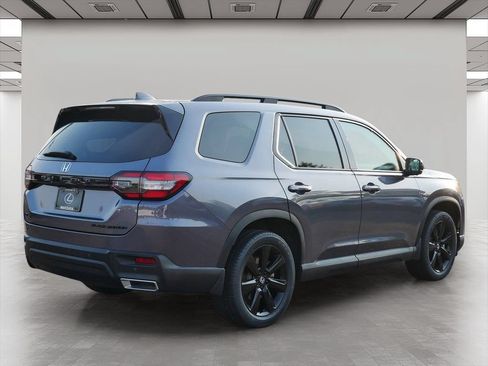 Used 2025 Honda Pilot Black Edition image 6