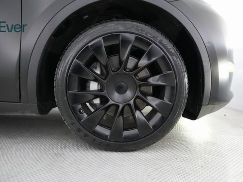Used 2022 Tesla Model Y Long Range image 20