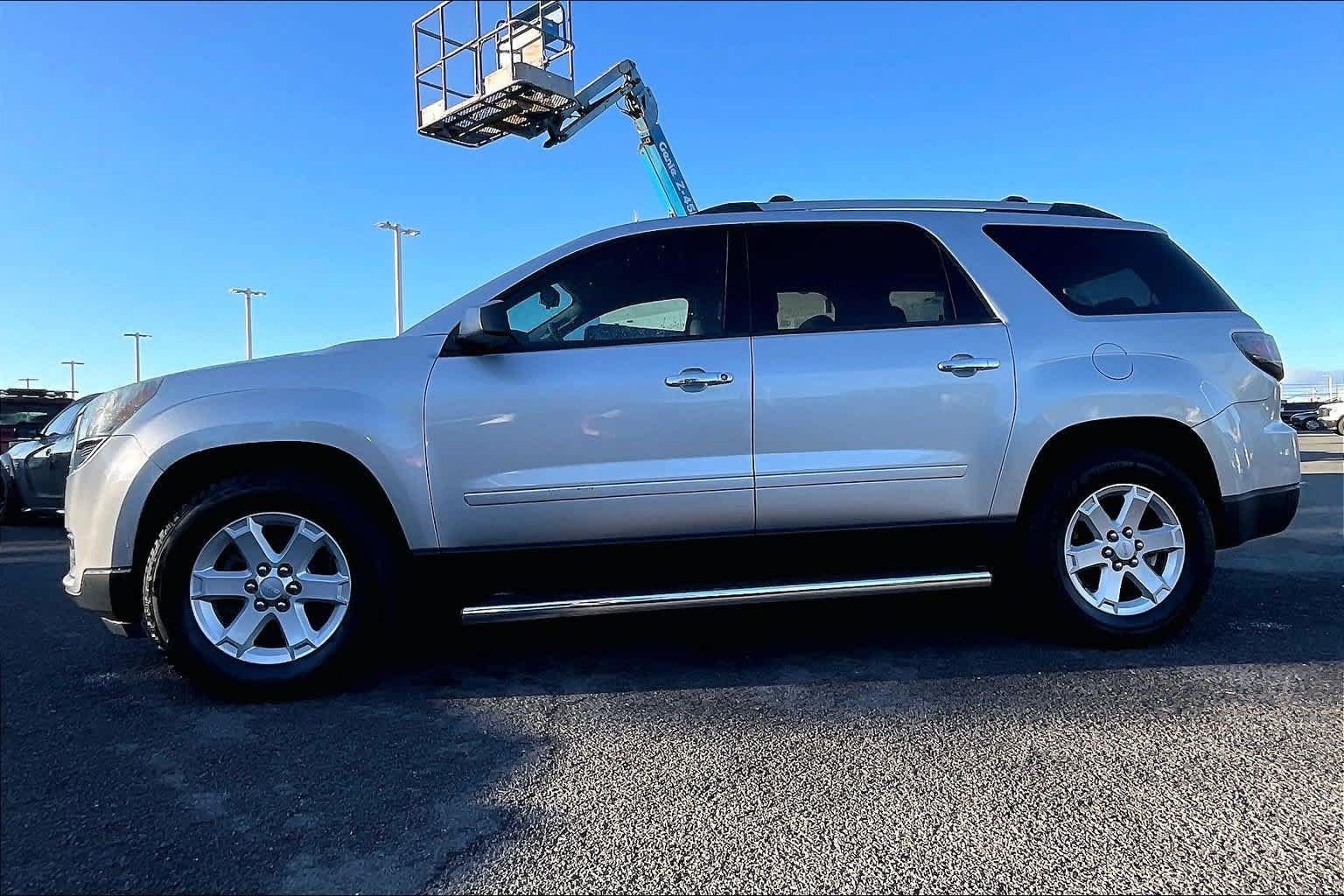Used 2013 GMC Acadia SLE FWD image 3