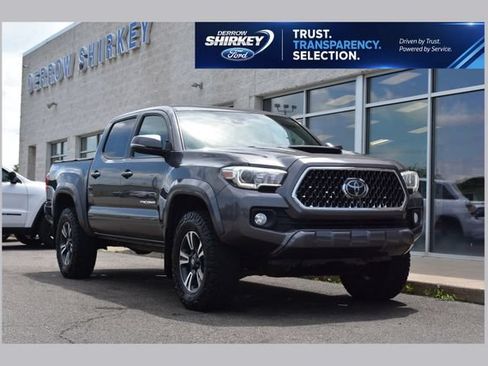 Used 2018 Toyota Tacoma SR5 AWD/4WD image 1
