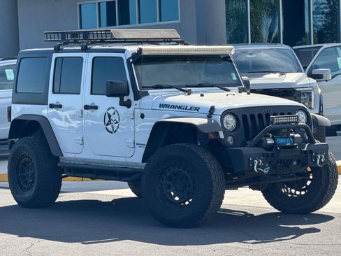 Used 2017 Jeep Wrangler Unlimited Sport AWD/4WD image 2