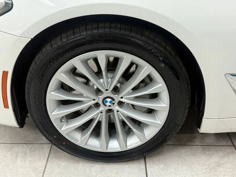 Used 2021 BMW 530i w/ Convenience Package RWD image 38