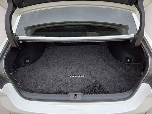 Used 2024 Lexus ES 300h Ultra Luxury w/ Accessory Package (Z2) FWD image 13