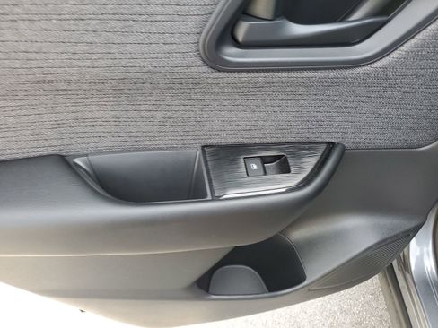 Used 2023 Nissan Rogue S AWD/4WD image 15