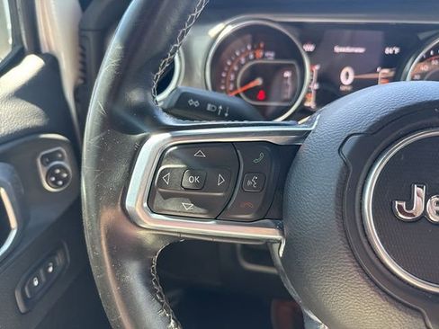 Used 2020 Jeep Wrangler Unlimited Sahara image 11