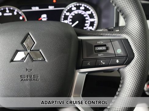 New 2026 Mitsubishi Outlander SE image 5
