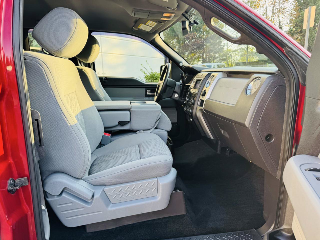Used 2013 Ford F150 XLT w/ HD Payload Pkg AWD/4WD image 38