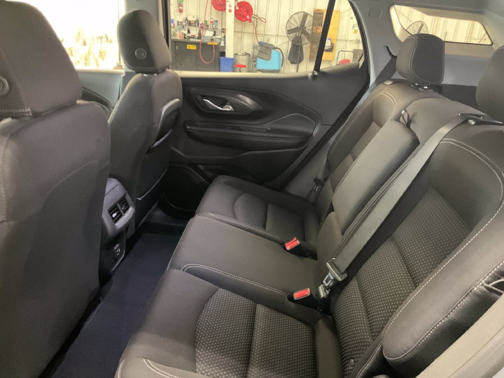 Used 2024 GMC Terrain SLE AWD/4WD image 25