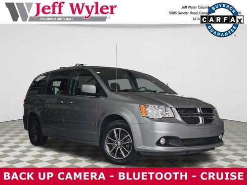 Used 2017 Dodge Grand Caravan SXT image 1