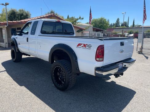 Used 2003 Ford F250 XLT AWD/4WD image 3