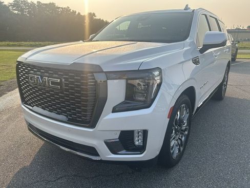 Used 2024 GMC Yukon Denali Ultimate AWD/4WD image 9