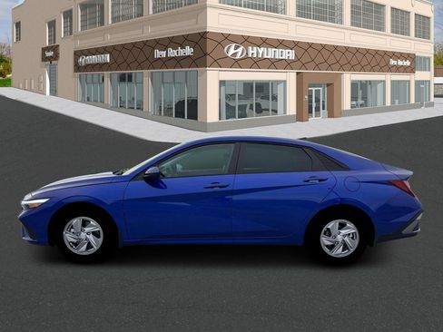New 2026 Hyundai Elantra SE w/ Cargo Package FWD image 3