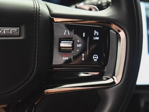 Used 2025 Land Rover Range Rover Velar S image 27