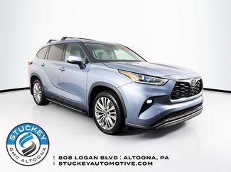 Used 2023 Toyota Highlander Platinum video 1