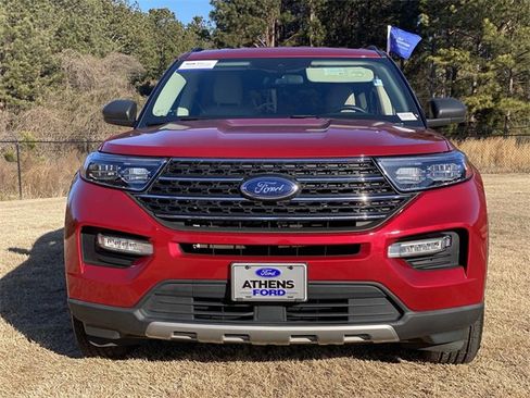 Certified 2022 Ford Explorer XLT w/ Equipment Group 202A image 12