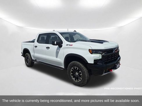 Used 2024 Chevrolet Silverado 1500 ZR2 AWD/4WD image 3