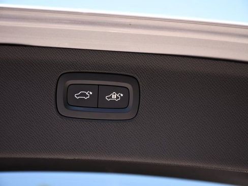 Certified 2025 Volvo XC90 B6 Plus AWD/4WD image 26