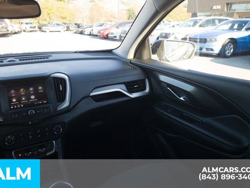 Used 2024 GMC Terrain SLE image 18