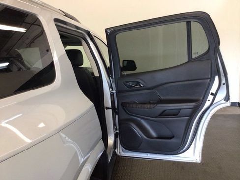 Used 2020 GMC Acadia Denali w/ Trailering Package AWD/4WD image 9