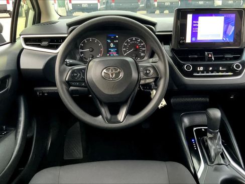 Used 2023 Toyota Corolla LE FWD image 6