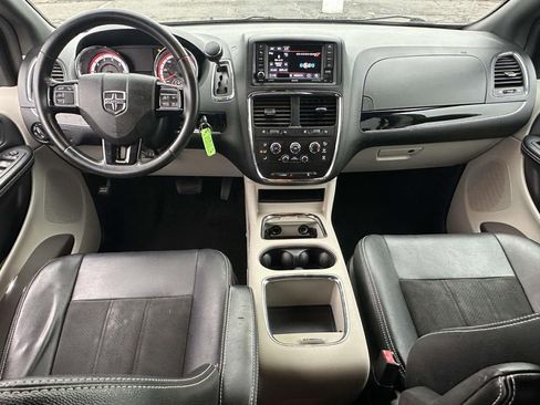 Used 2019 Dodge Grand Caravan SXT FWD image 15