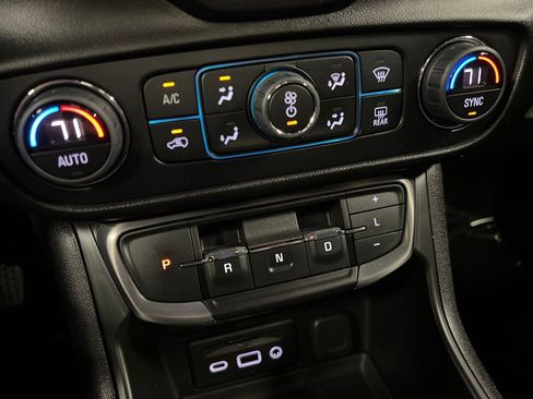 Certified 2022 GMC Terrain AT4 w/ Infotainment Package II AWD/4WD image 24