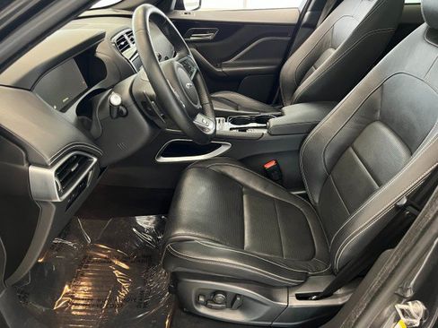 Used 2017 Jaguar F-PACE R-Sport AWD/4WD image 9