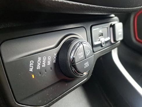 Certified 2022 Jeep Renegade Trailhawk w/ Trailer Tow Group image 20