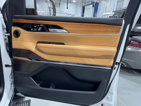 Used 2022 Jeep Grand Wagoneer Series III w/ Rear Seat Video Group 1 image 26