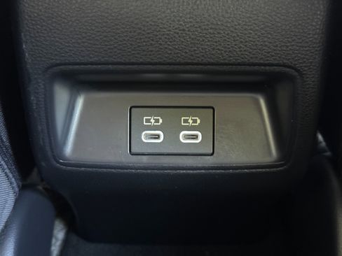 Used 2025 Toyota Corolla LE FWD image 31